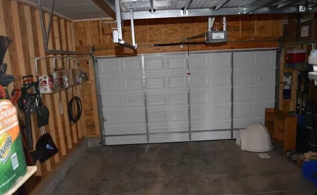 Building Photo - Beautiful 4 Bedroom Home in Desirable Springs Ranch Area!