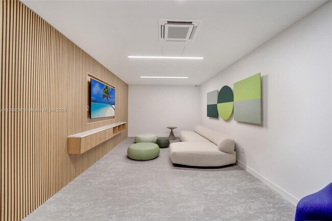 Building Photo - 300 Biscayne Blvd Way