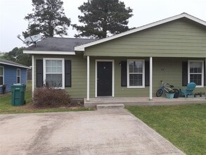 Building Photo - 146 S Bend Ct