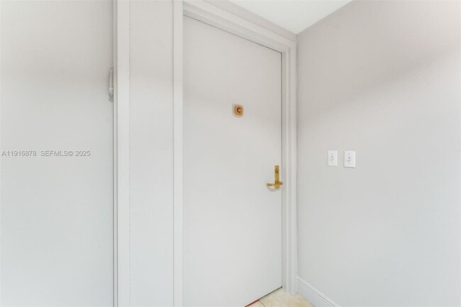 Building Photo - 5025 Collins Ave