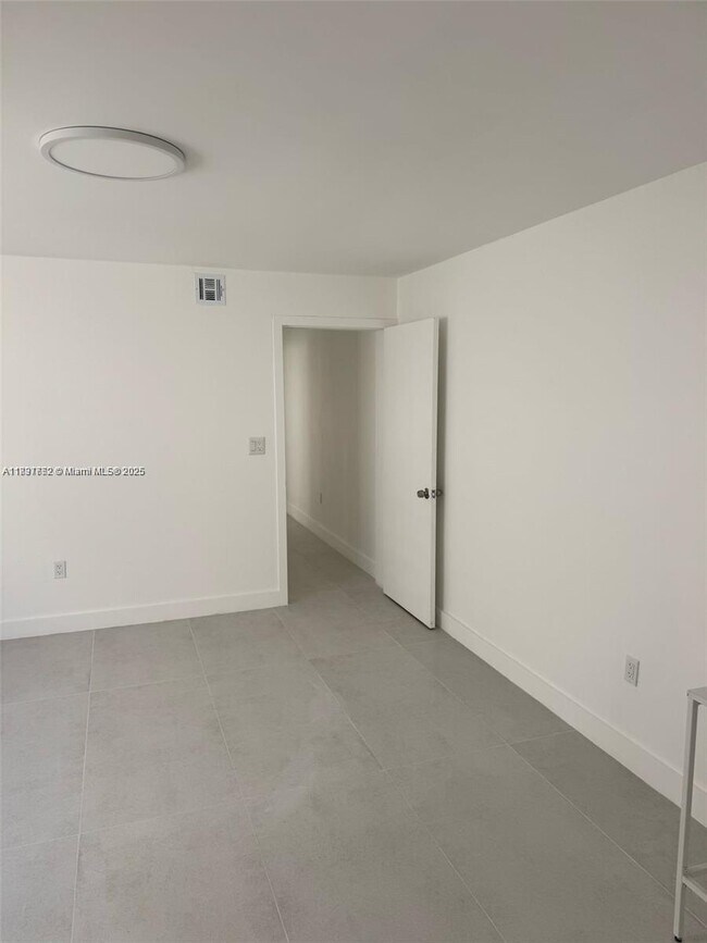 Building Photo - 2939 Indian Creek Dr