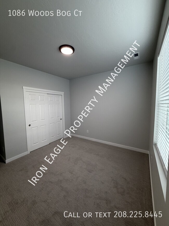 Building Photo - 1086 Woods Bog Ct