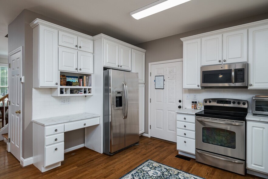 Kitchen - 665 Winter Hill Ln