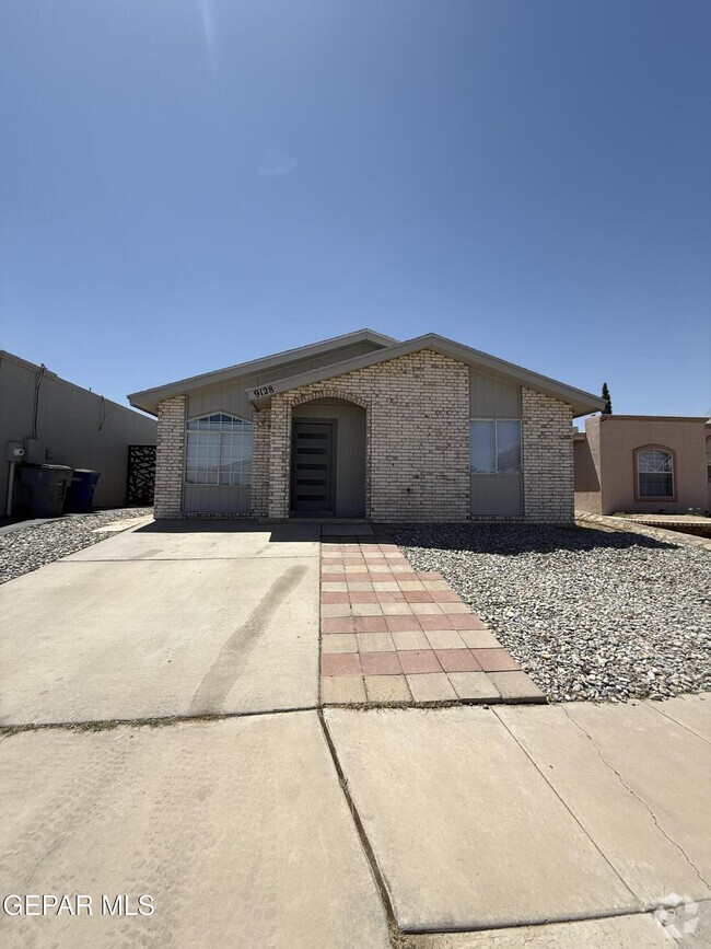 Building Photo - 9128 Bur Oak Cir