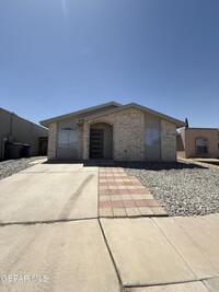 Building Photo - 9128 Bur Oak Cir
