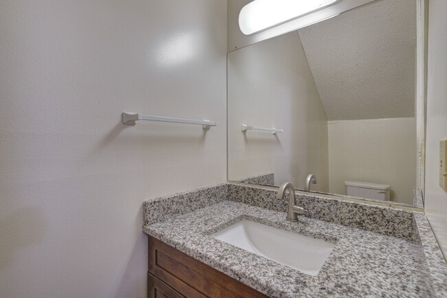 Building Photo - 135 Clover Valley Cir