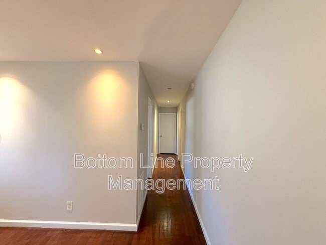 Building Photo - 2719 Thornton Rd