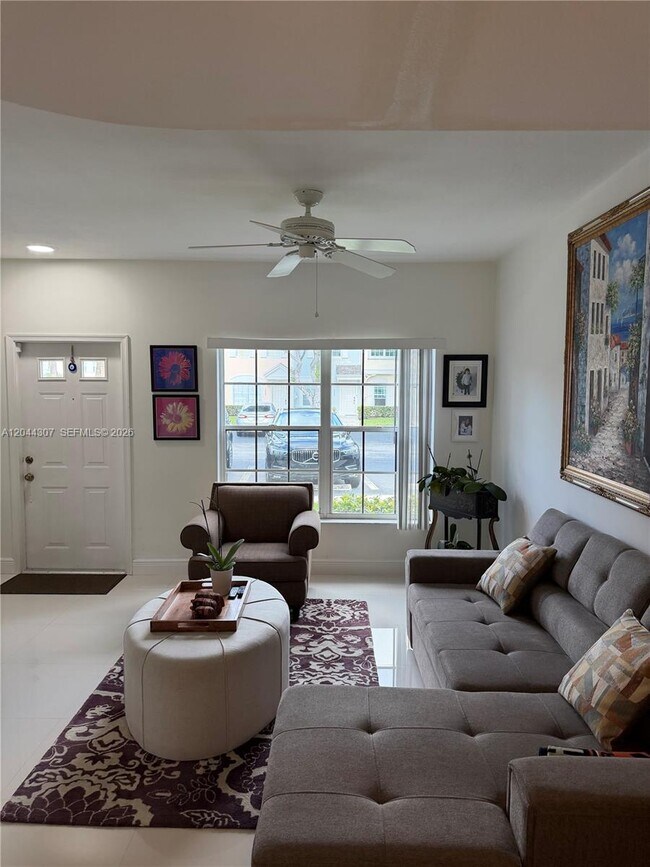 Building Photo - 16619 Hemingway Dr