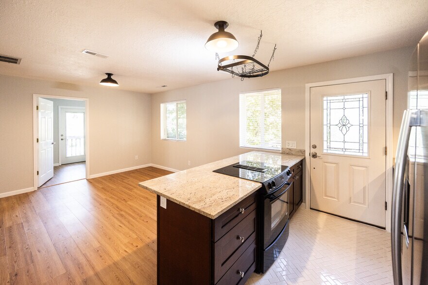 Kitchen - 8717 NE Webster St