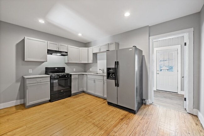 Building Photo - Spacious and charming 3-bedroom, 1.5-bath home available for rent in Bethlehem PA