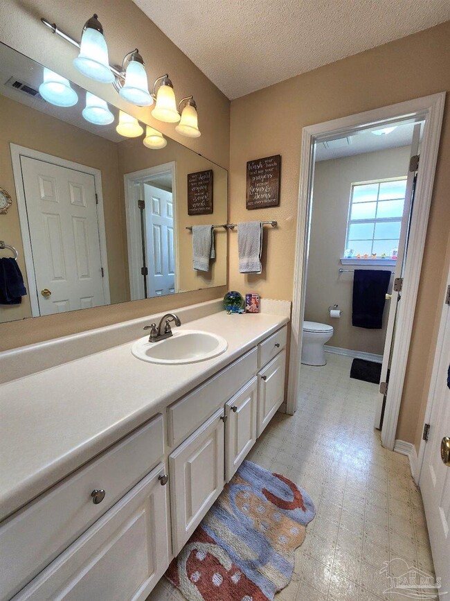 Building Photo - 912 Wine Pointe Dr