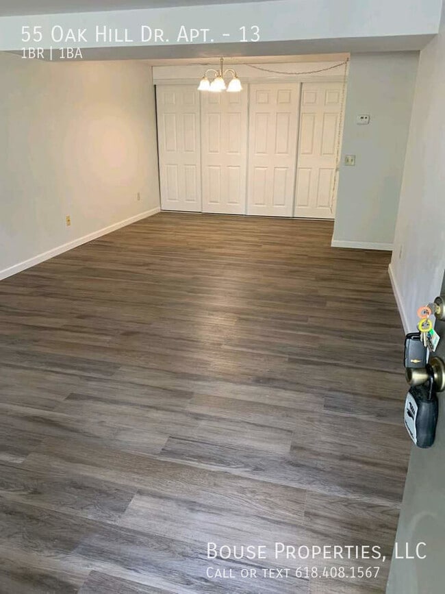 Building Photo - 55 Oak Hill Dr