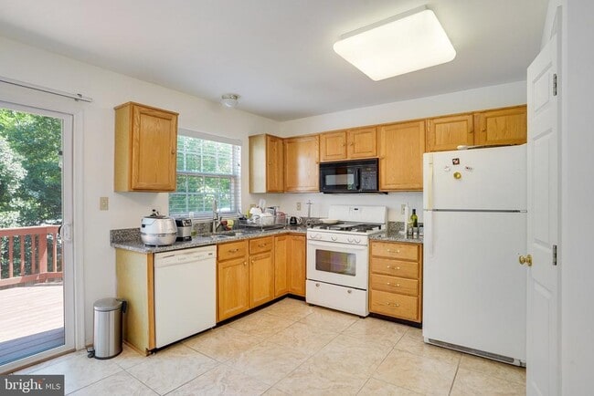 Building Photo - 6105 Jenlar Dr