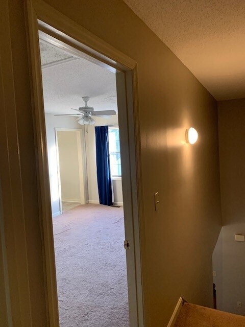Stair landing - 6020 Sand Wedge Cir