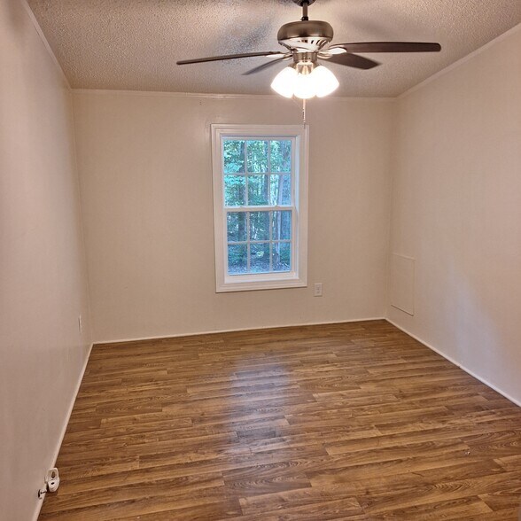 Building Photo - 425 Riggans Way