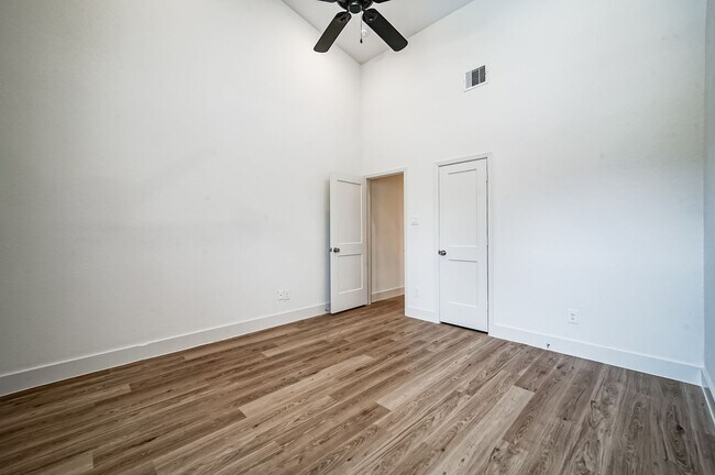Building Photo - 2523 Appian Wy