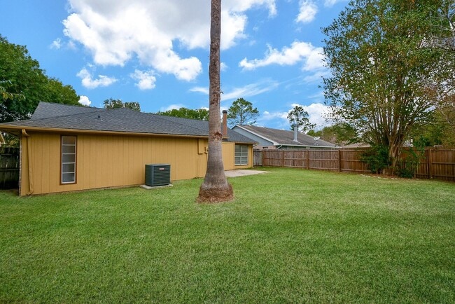 Building Photo - 3315 Honey Creek Dr