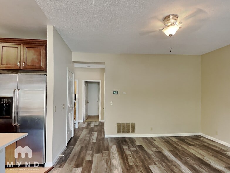 Building Photo - 330 Dodini Ct