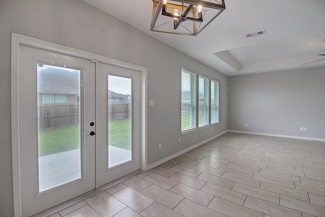 Building Photo - 3502 De Zavala St