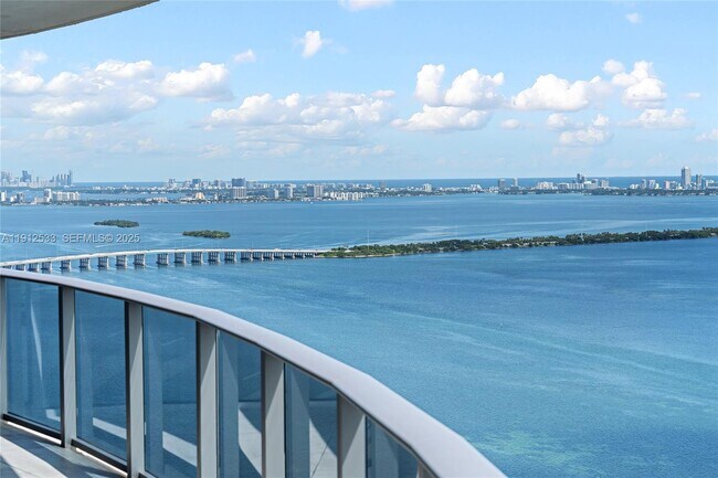 Building Photo - 488 NE 18th St