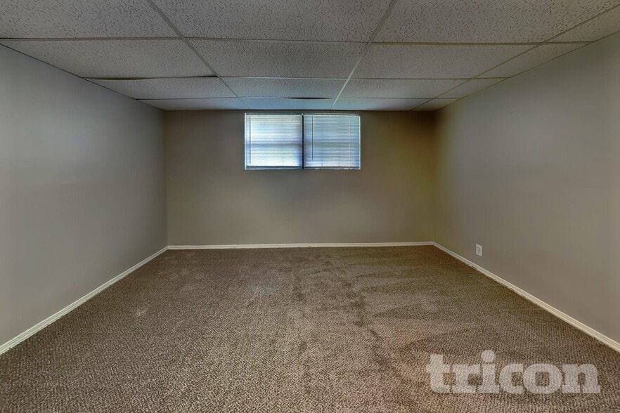 Building Photo - 1515 Olde Oak Dr