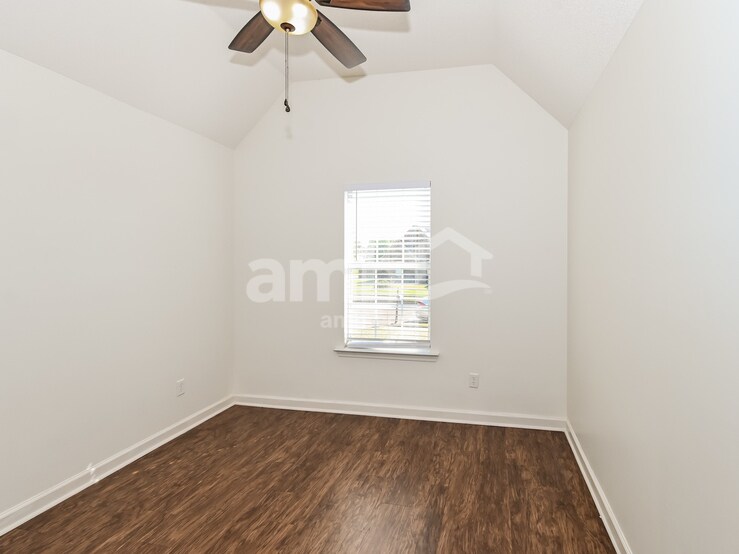 Building Photo - 2905 Mount Pleasant S