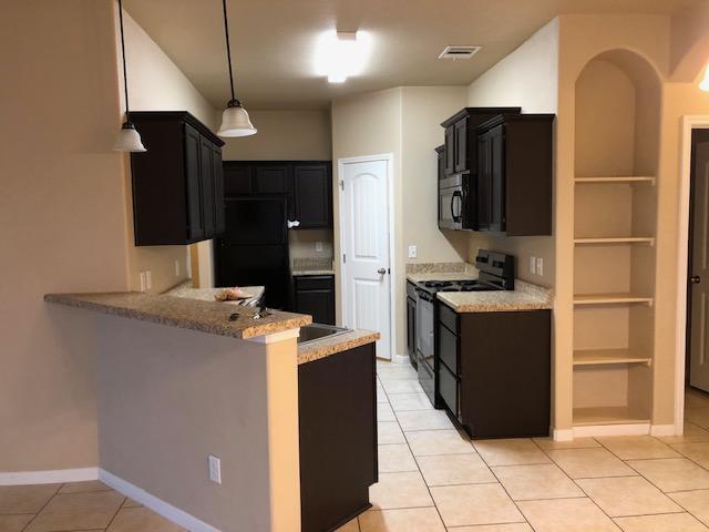 Building Photo - 4611 Cambridge Dr