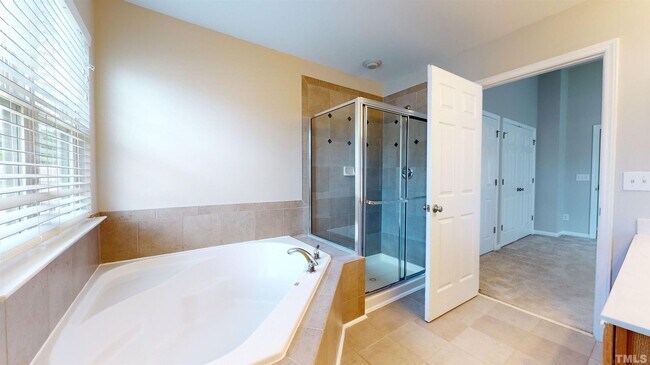 Building Photo - 113 Darley Dale Loop - Bev Roberts Rentals...