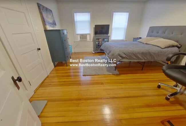 Building Photo - 25 Simpson Ave