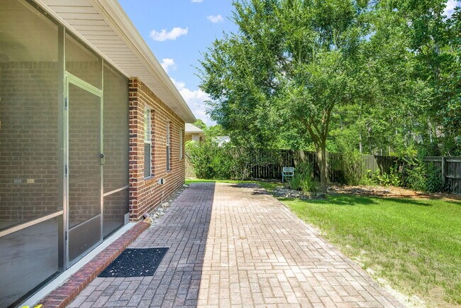 Building Photo - 282 Whispering Lake Dr