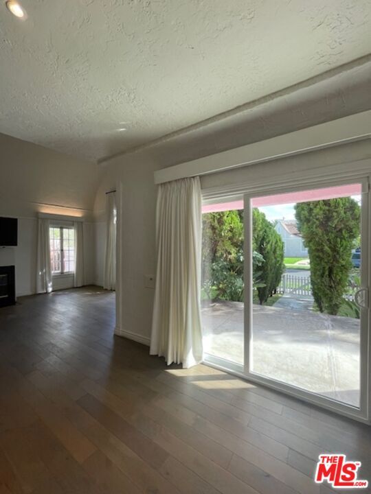 Building Photo - 459 S Holt Ave