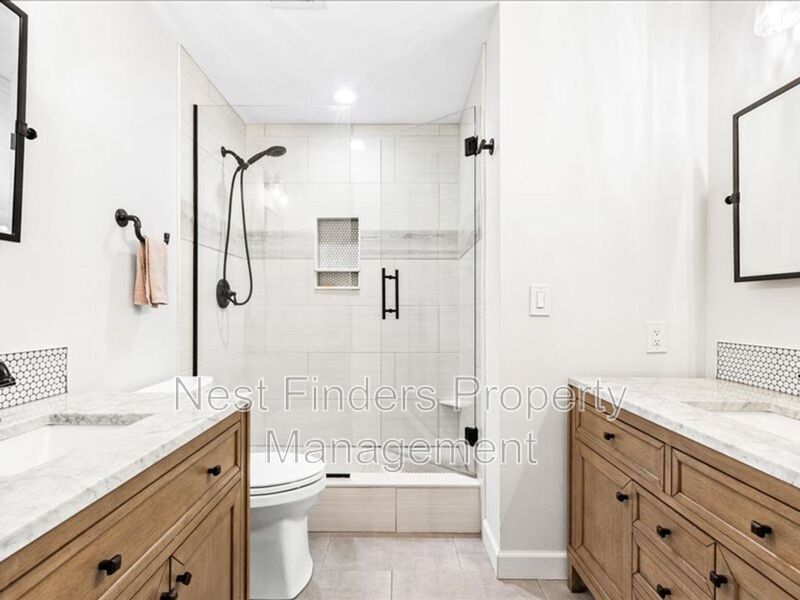 Building Photo - 1415 1st St N