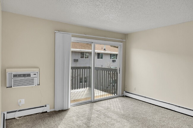 Building Photo - $1,320.95- 2 Bed, 1 Bath Apartment in Co Springs with Pool and Clubhouse Access!