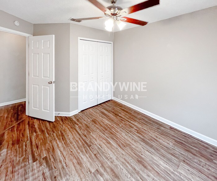 Building Photo - 439 Moby Dick Dr N