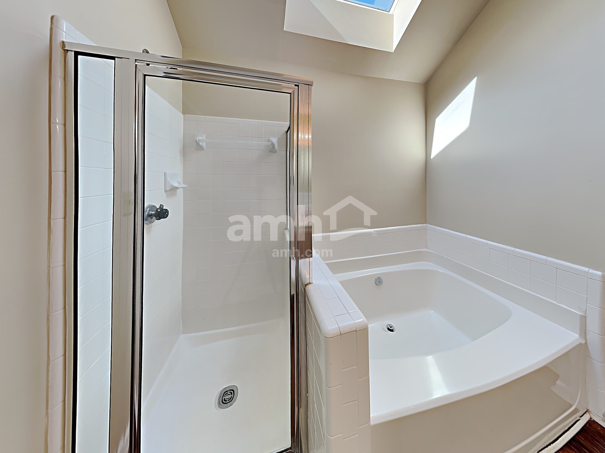 Building Photo - 9319 Cedar River Rd