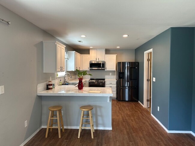 Building Photo - Beautiful Family home