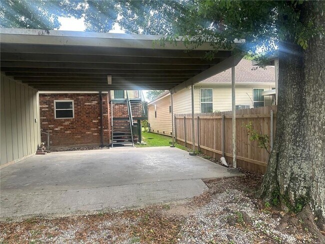 Building Photo - 6734 Catina St