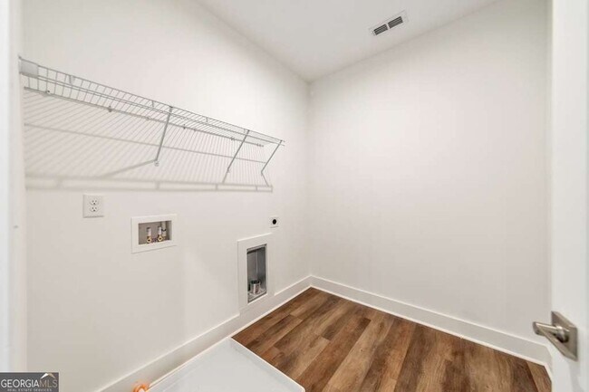 Building Photo - 515 Motivation Cir NW