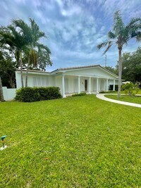 Building Photo - Charming Palmetto Bay Home