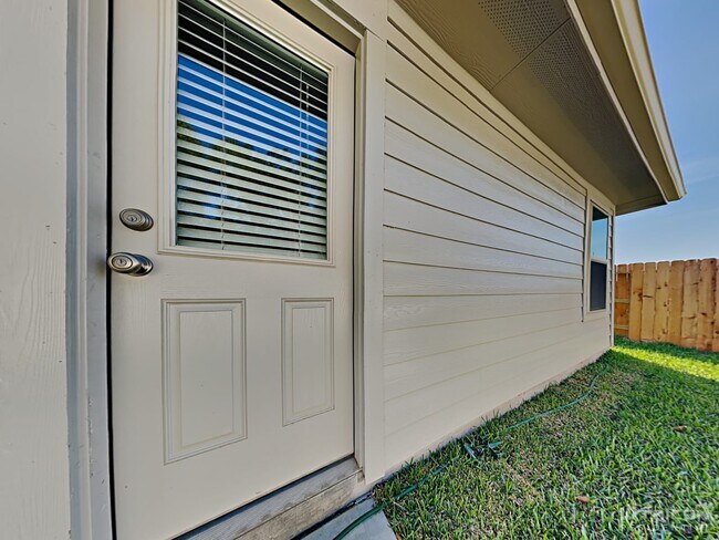 Building Photo - 18622 Rosehill Pr Dr