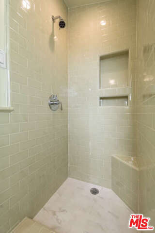 Building Photo - 284 1/2 Granada Ave
