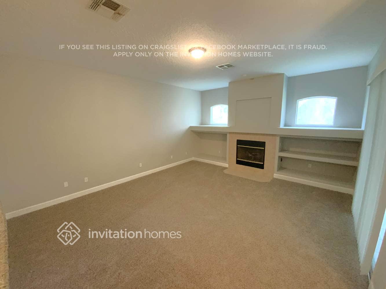 Building Photo - 153 Oak Common Ave