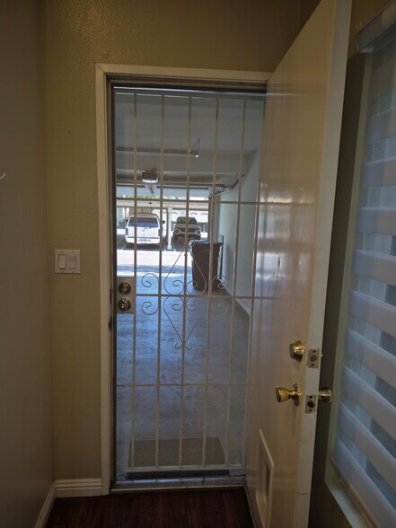 Building Photo - 1186 S Country Glen Way
