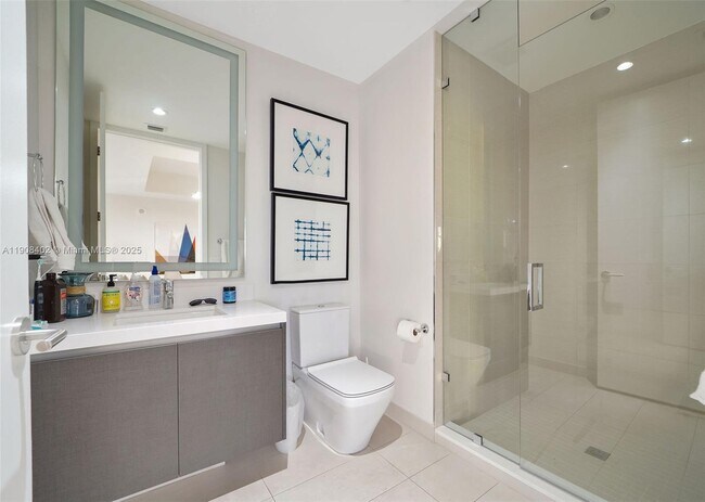 Building Photo - 851 NE 1st Ave