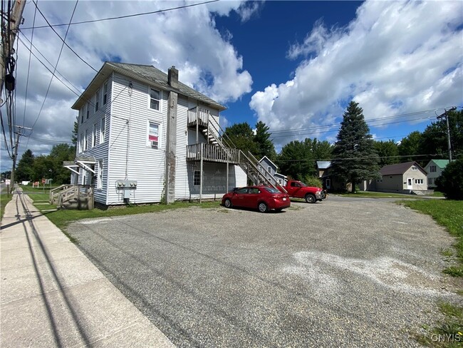 Building Photo - 684 West End Ave