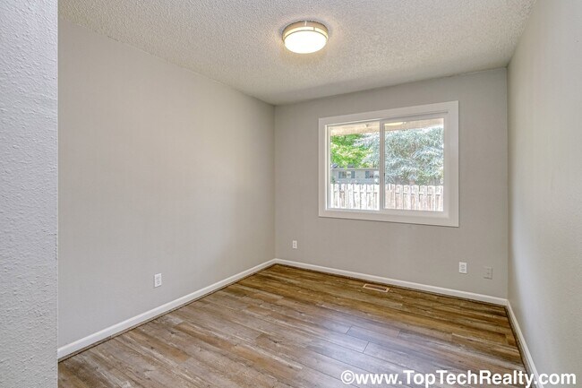 Building Photo - 14390 SW Furlong Way
