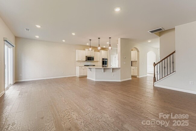 Building Photo - 398 Kennerly Center Dr