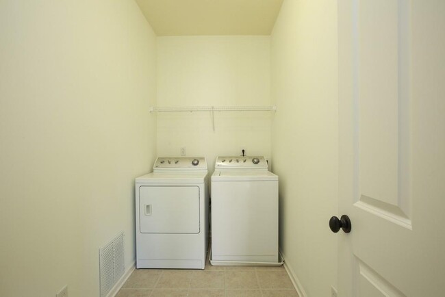 Building Photo - 2010 Heathermere Way