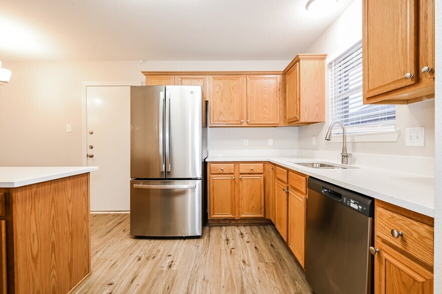 Building Photo - 1308 Doris Dr