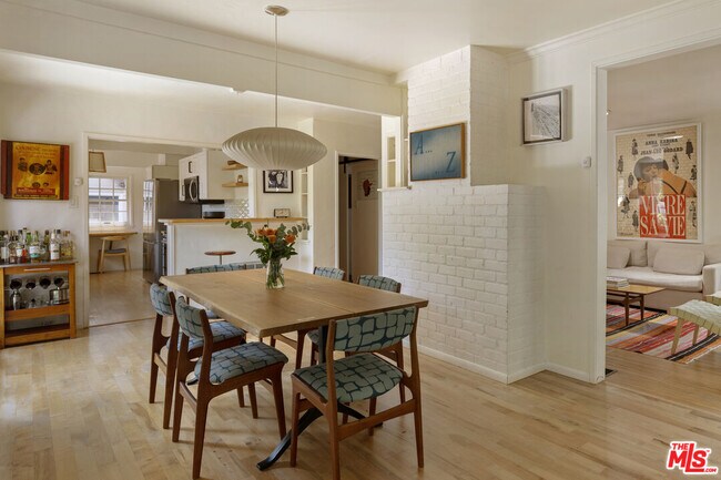Building Photo - 8534 Walnut Dr